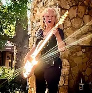 Meet your Posher, Donna